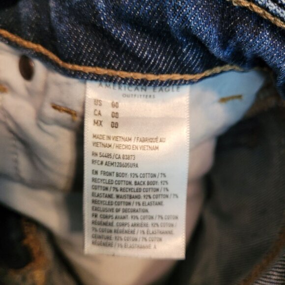American Eagle Mom Shorts Size 00 Strigid Medium Dark Wash Ripped - Picture 5 of 9